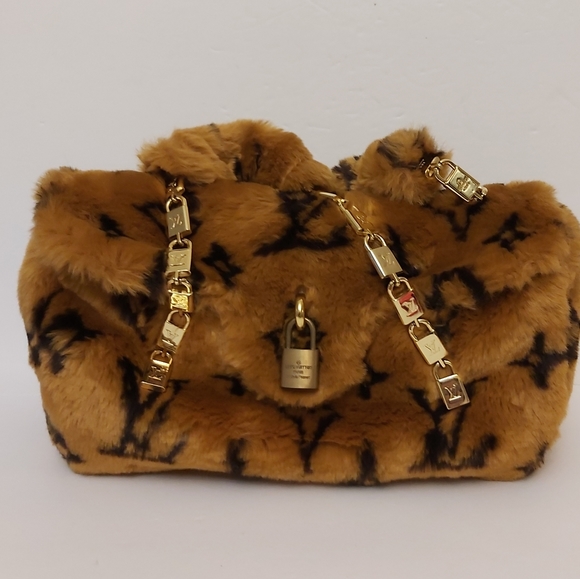 Handbags - Louis vuitton hand bag